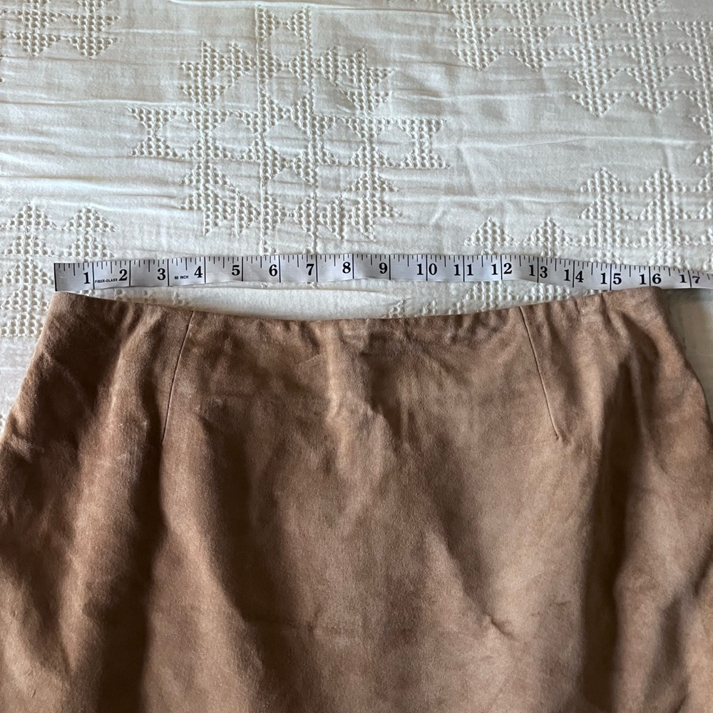 LORD & TAYLOR Vintage Tan Leather Scalloped Hem Embroidered Pencil Skirt Size 14 - Picture 7 of 12